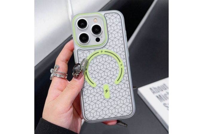 Чехол для телефона Sota iphone 15 (Зеленый)