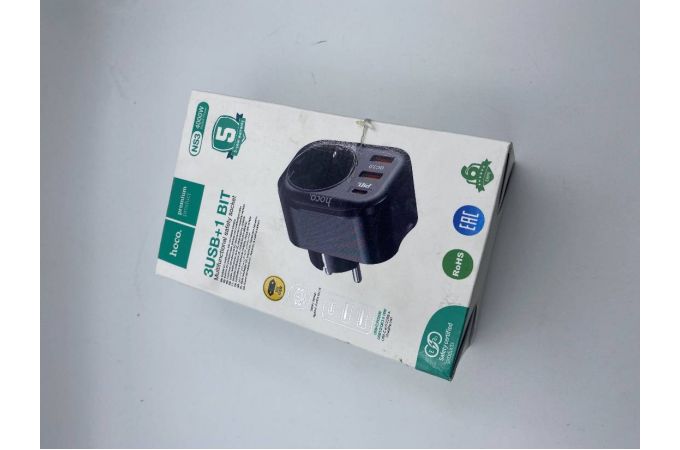 Сетевой адаптер-переходник HOCO NS3 Multifunctional socket (розетка + 2 USB-A+ 1-USB-C ) PD20W Fast (черный) (УЦЕНКА! МЯТАЯ УПАКОВКА)