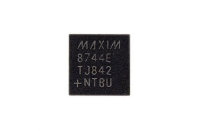 MAX8744E