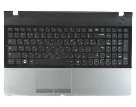 Клавиатура для ноутбука Samsung 300E5A 305E5A черная топ-панель серебристая