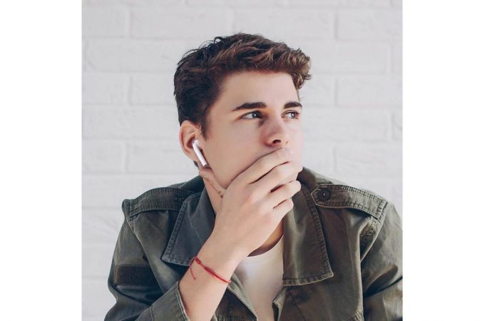 Наушники вакуумные беспроводные BOROFONE BE28 Plus FreeRun Sports Wireless Earphone Bluetooth (белый)