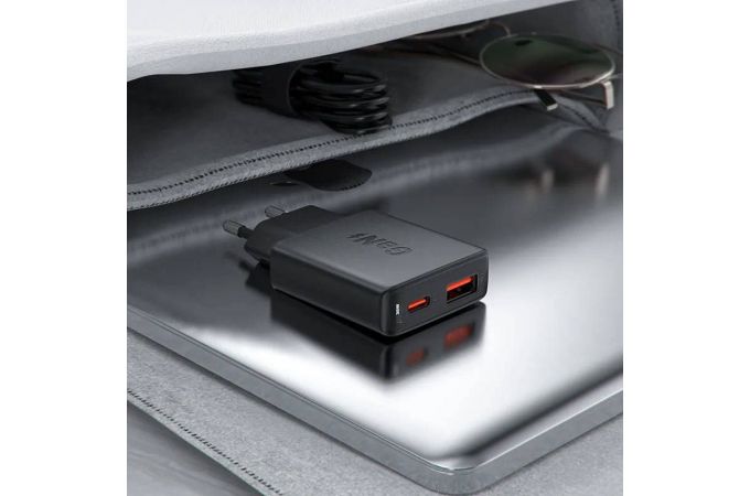 Сетевое зарядное устройство AceFast A69 PD30W GaN (USB-A+USB-C) Ultra-thin Charger (Черный)