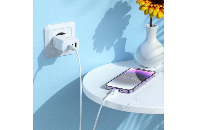 Сетевое зарядное устройство USB + 2USB-C + кабель Lightning - Type-C HOCO C126A charger PD40W+QC3.0 (белый)