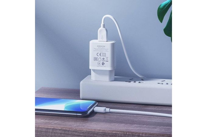 Сетевое зарядное устройство USB + кабель Lightning BOROFONE BA52A Gamble 2400mAh (белый)