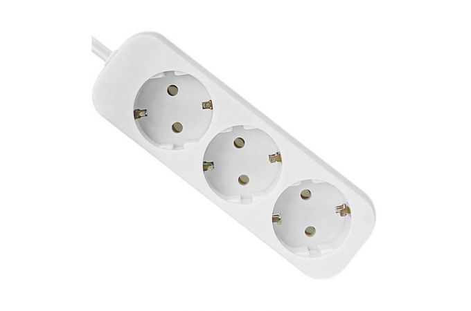 Сетевой удлинитель Defender E330 белый 3,0 метра, 3 розетки с заземл., 10А